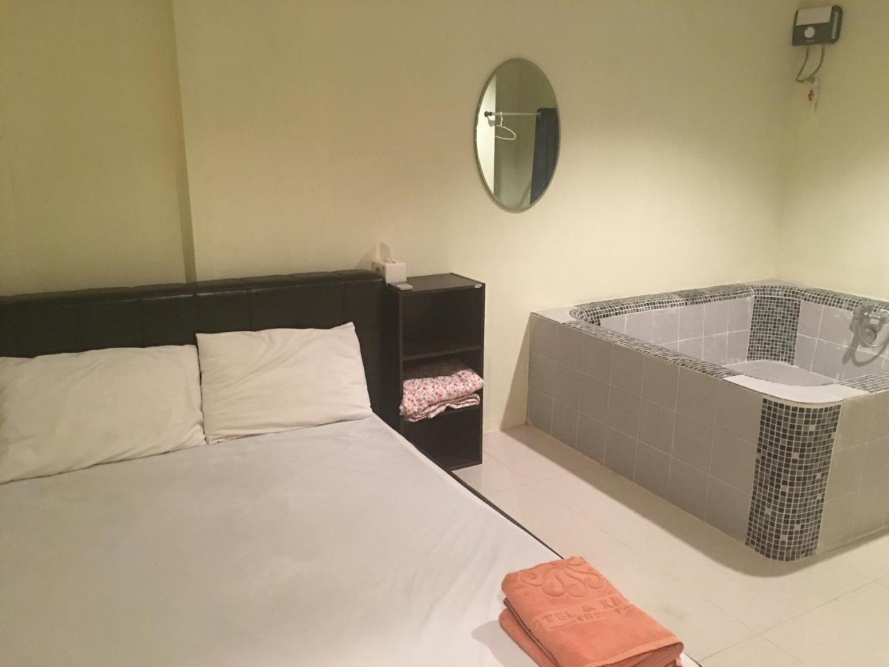 Auberge de jeunesse The Baan Nathong à Bangkok Extérieur photo